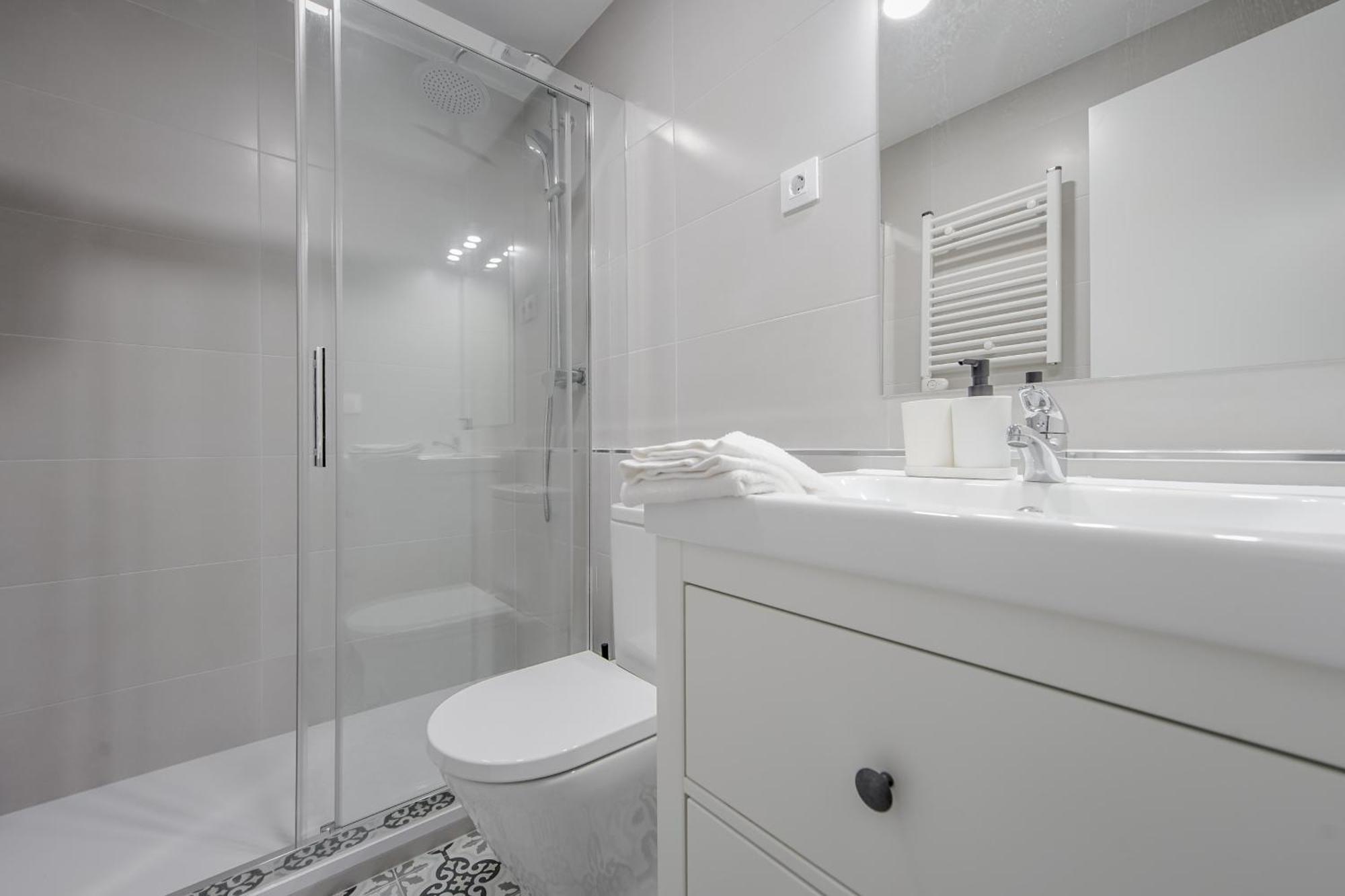 Cozy&New Apartment Para 6Pax En La Plaza De Tirso - Madrid E1 المظهر الخارجي الصورة